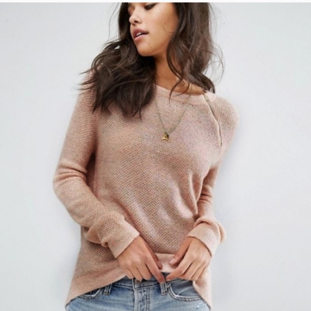 Abercrombie & Fitch Women's Blush Crew Neck Sweater